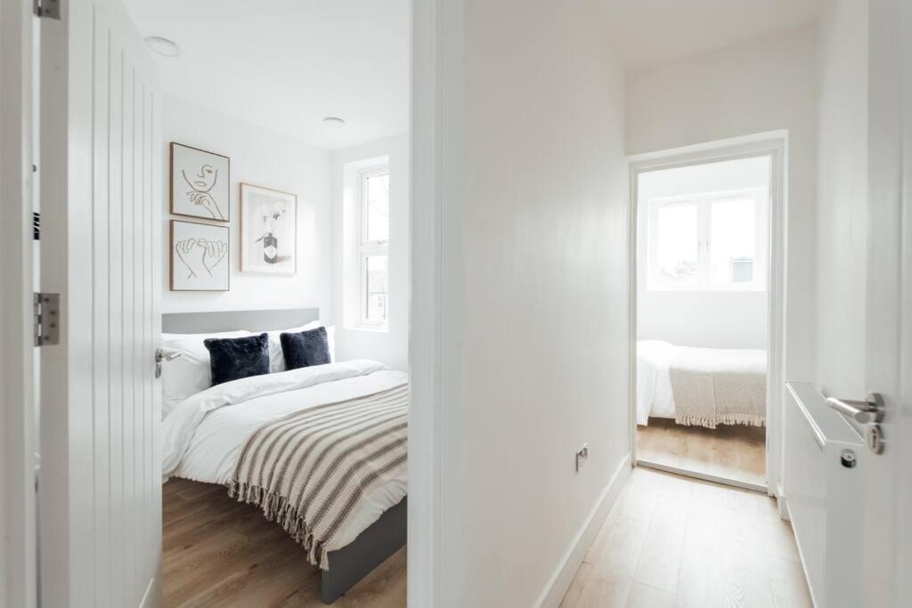 Modern 2 Bedroom Flat In Ilford, London Extérieur photo